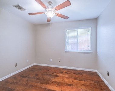 645 Fort Thomas Pl - Photo Thumbnail 18