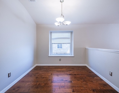 645 Fort Thomas Pl - Photo Thumbnail 10