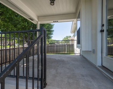 645 Fort Thomas Pl - Photo Thumbnail 27