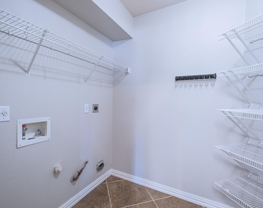 645 Fort Thomas Pl - Photo Thumbnail 17