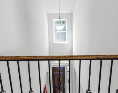 4106 Rainy Creek Ln - Photo Thumbnail 9