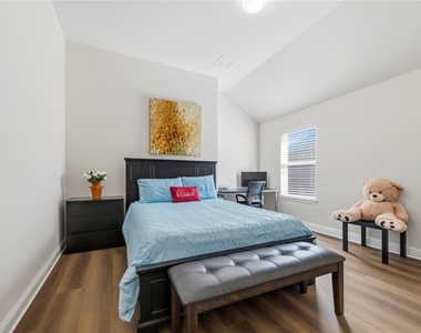 4106 Rainy Creek Ln - Photo Thumbnail 19
