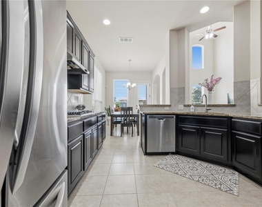 4106 Rainy Creek Ln - Photo Thumbnail 7