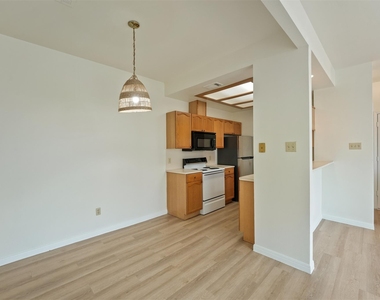 500 Gregory Ct - Photo Thumbnail 9