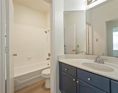 500 Gregory Ct - Photo Thumbnail 12