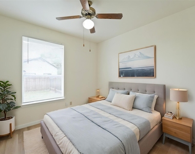 500 Gregory Ct - Photo Thumbnail 2