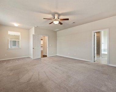4004 Harbor Point Dr - Photo Thumbnail 22