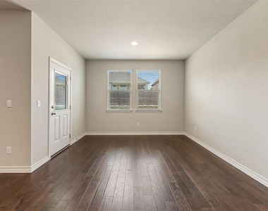 4004 Harbor Point Dr - Photo Thumbnail 18