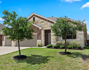 4004 Harbor Point Dr - Photo Thumbnail 3