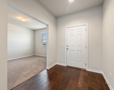 4004 Harbor Point Dr - Photo Thumbnail 6