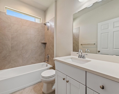 4004 Harbor Point Dr - Photo Thumbnail 28
