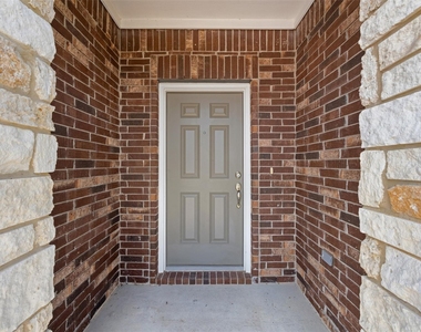 4004 Harbor Point Dr - Photo Thumbnail 5
