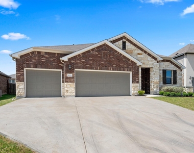 4004 Harbor Point Dr - Photo Thumbnail 1