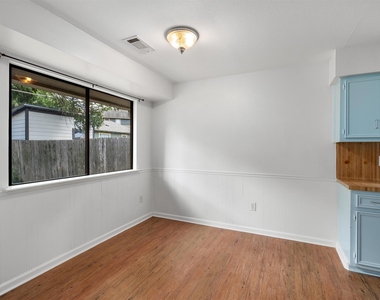 10057 Woodland Village Dr - Photo Thumbnail 8