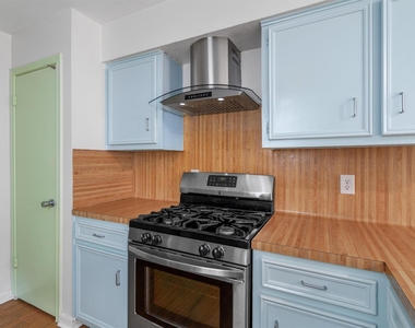 10057 Woodland Village Dr - Photo Thumbnail 11