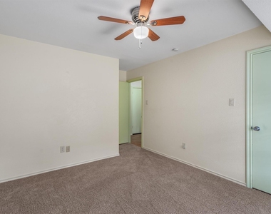 10057 Woodland Village Dr - Photo Thumbnail 17