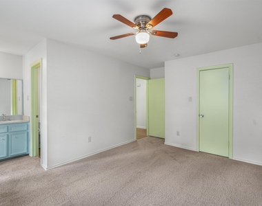 10057 Woodland Village Dr - Photo Thumbnail 13