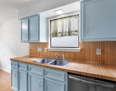 10057 Woodland Village Dr - Photo Thumbnail 10