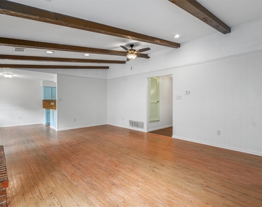 10057 Woodland Village Dr - Photo Thumbnail 7