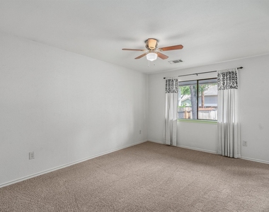 10057 Woodland Village Dr - Photo Thumbnail 12