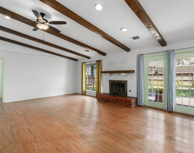 10057 Woodland Village Dr - Photo Thumbnail 5