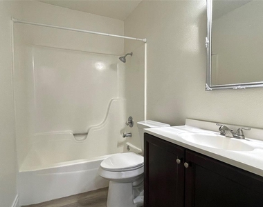 1729 Cricket Hollow Dr - Photo Thumbnail 15
