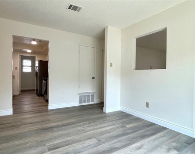 1729 Cricket Hollow Dr - Photo Thumbnail 9