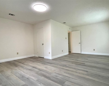 1729 Cricket Hollow Dr - Photo Thumbnail 10