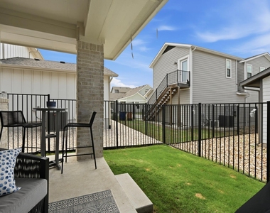 8400 Ausblick Ave - Photo Thumbnail 28