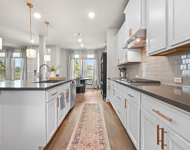 8400 Ausblick Ave - Photo Thumbnail 13