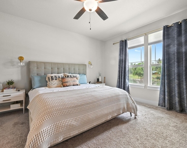 8400 Ausblick Ave - Photo Thumbnail 15