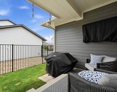 8400 Ausblick Ave - Photo Thumbnail 27