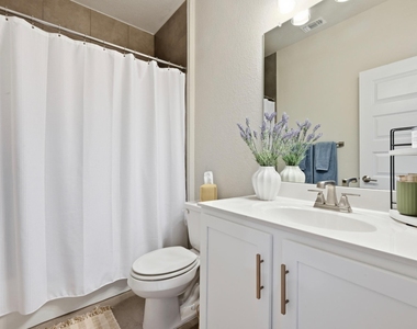 8400 Ausblick Ave - Photo Thumbnail 26