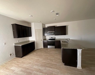 172 Allington Cir - Photo Thumbnail 7