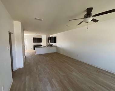 172 Allington Cir - Photo Thumbnail 3