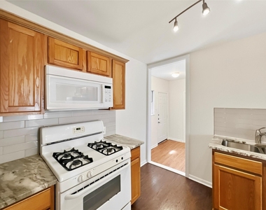 4508 Bennett Ave - Photo Thumbnail 6