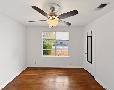 4508 Bennett Ave - Photo Thumbnail 11