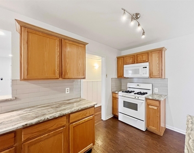 4508 Bennett Ave - Photo Thumbnail 7