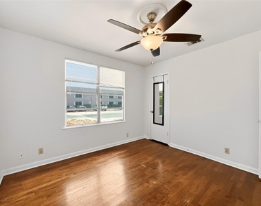 4508 Bennett Ave - Photo Thumbnail 10