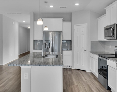 1303 Prospector Trl - Photo Thumbnail 3
