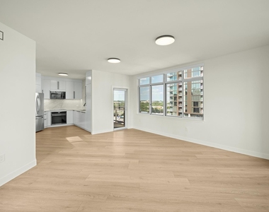 54 Rainey St - Photo Thumbnail 5