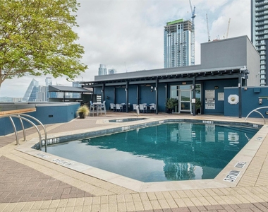 54 Rainey St - Photo Thumbnail 32