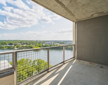 54 Rainey St - Photo Thumbnail 26