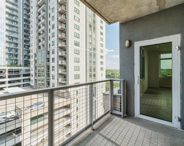 54 Rainey St - Photo Thumbnail 23