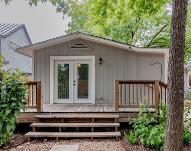 2404 Oak Crest Ave - Photo Thumbnail 28