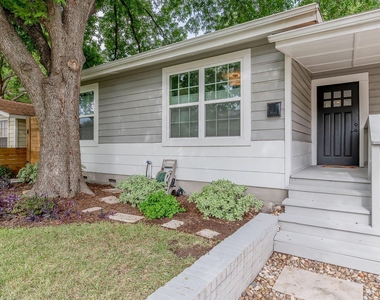 2404 Oak Crest Ave - Photo Thumbnail 1