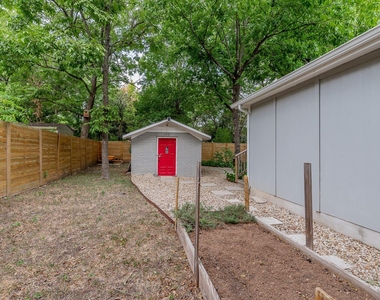 2404 Oak Crest Ave - Photo Thumbnail 54