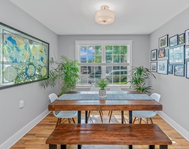 2404 Oak Crest Ave - Photo Thumbnail 7