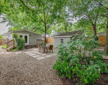 2404 Oak Crest Ave - Photo Thumbnail 57