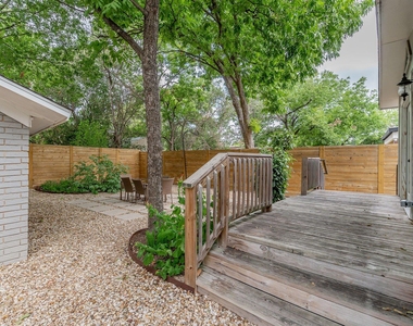 2404 Oak Crest Ave - Photo Thumbnail 25